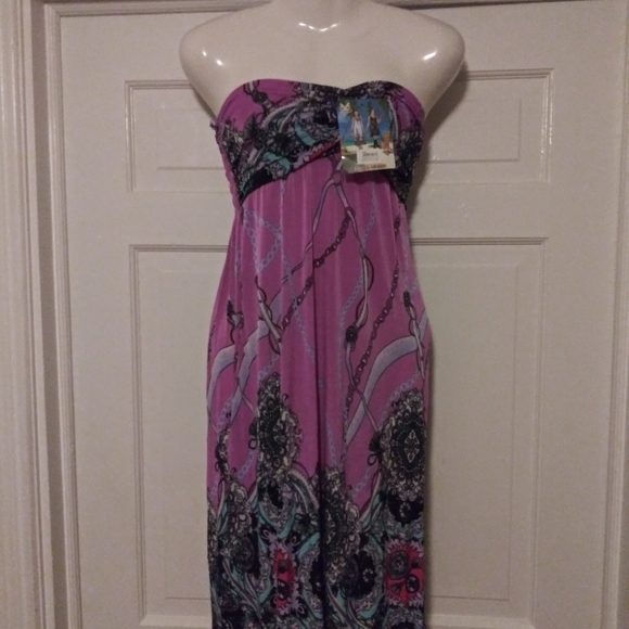 Clothes - Picture 3 of 8